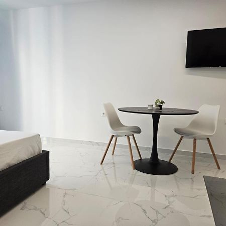 Nikis 20 Suites Ateny Zewnętrze zdjęcie