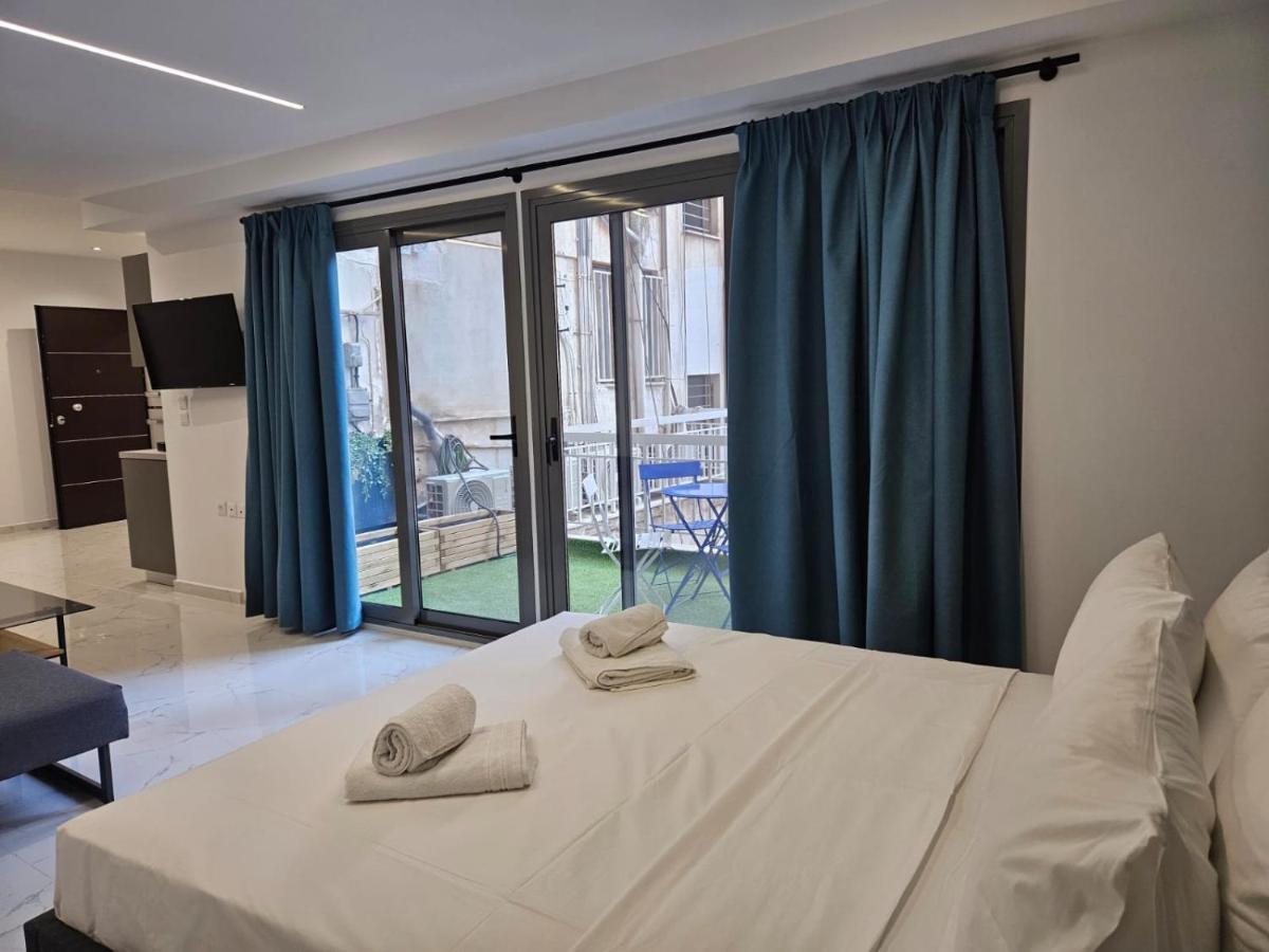 Nikis 20 Suites Ateny Zewnętrze zdjęcie